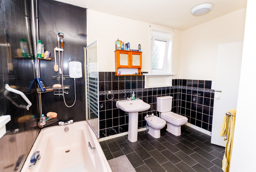 44 Knockinlaw Drive - Bathroom