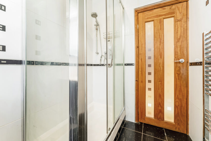 12 Carham Crescent - Shower Room 2