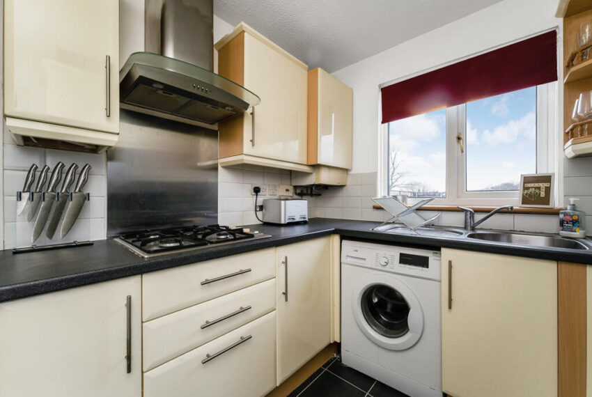 32 Meadowpark Road - Kitchen