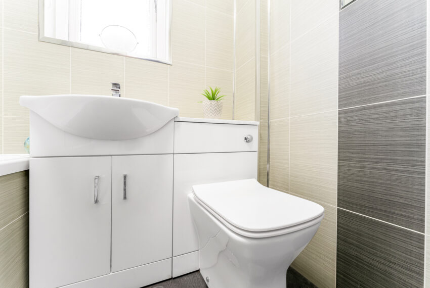 86 Fernhill Road - Bathroom 1