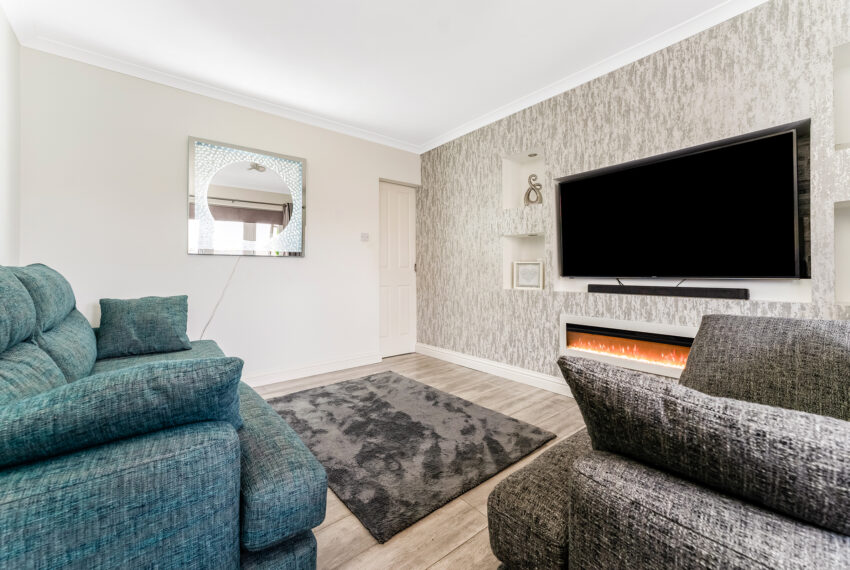 86 Fernhill Road - Lounge