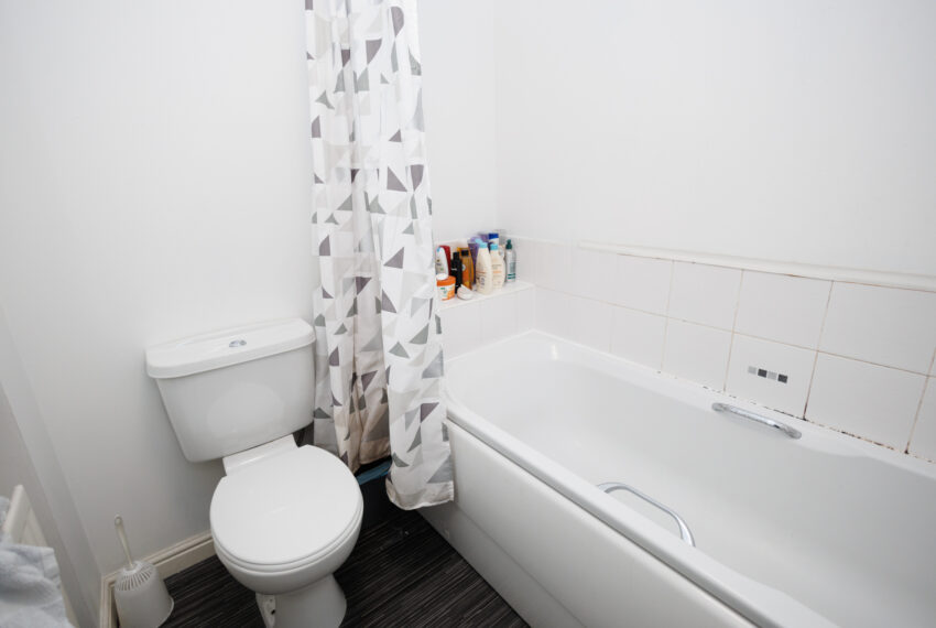 11 Copperwood Wynd - Bathroom