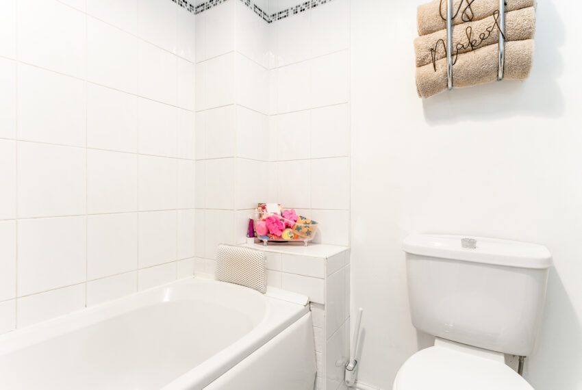 18 Blair Atholl Gardens - Bathroom 3