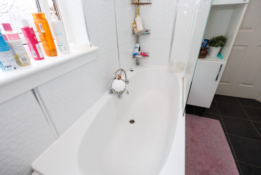 10 Hopetoun Place - Bathroom 2