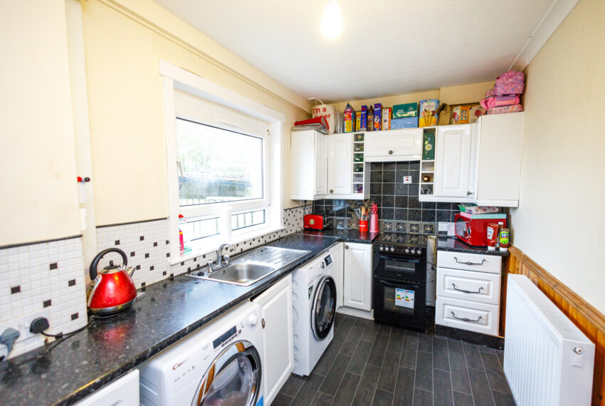 29 Lanrigg View - Kitchen