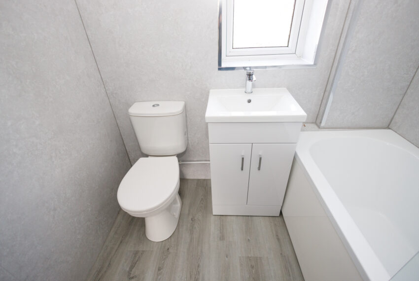 25 Neilvaig Drive - Bathroom